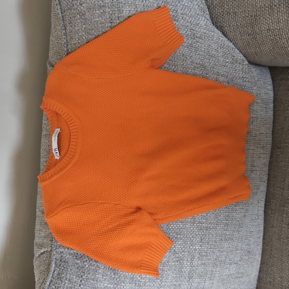 Sweater like top